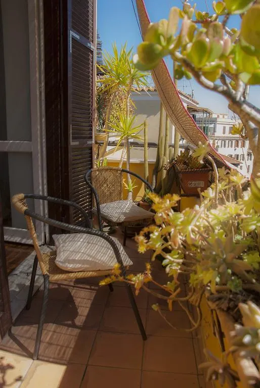 Apartment Appartamento Fiore Rome
