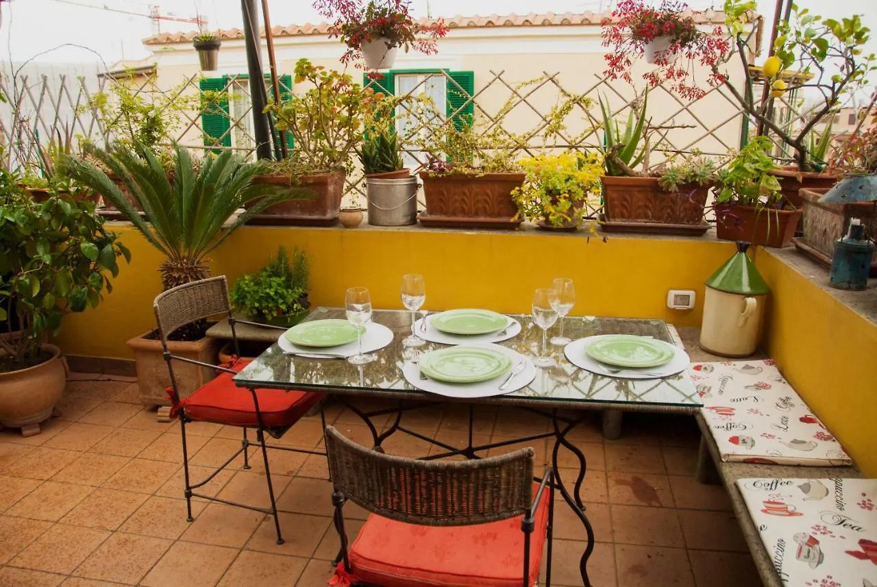 Apartment Appartamento Fiore Rome